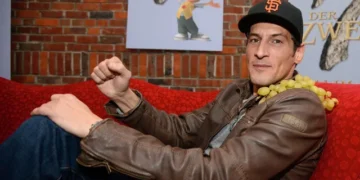 Micro Nontschew Grab